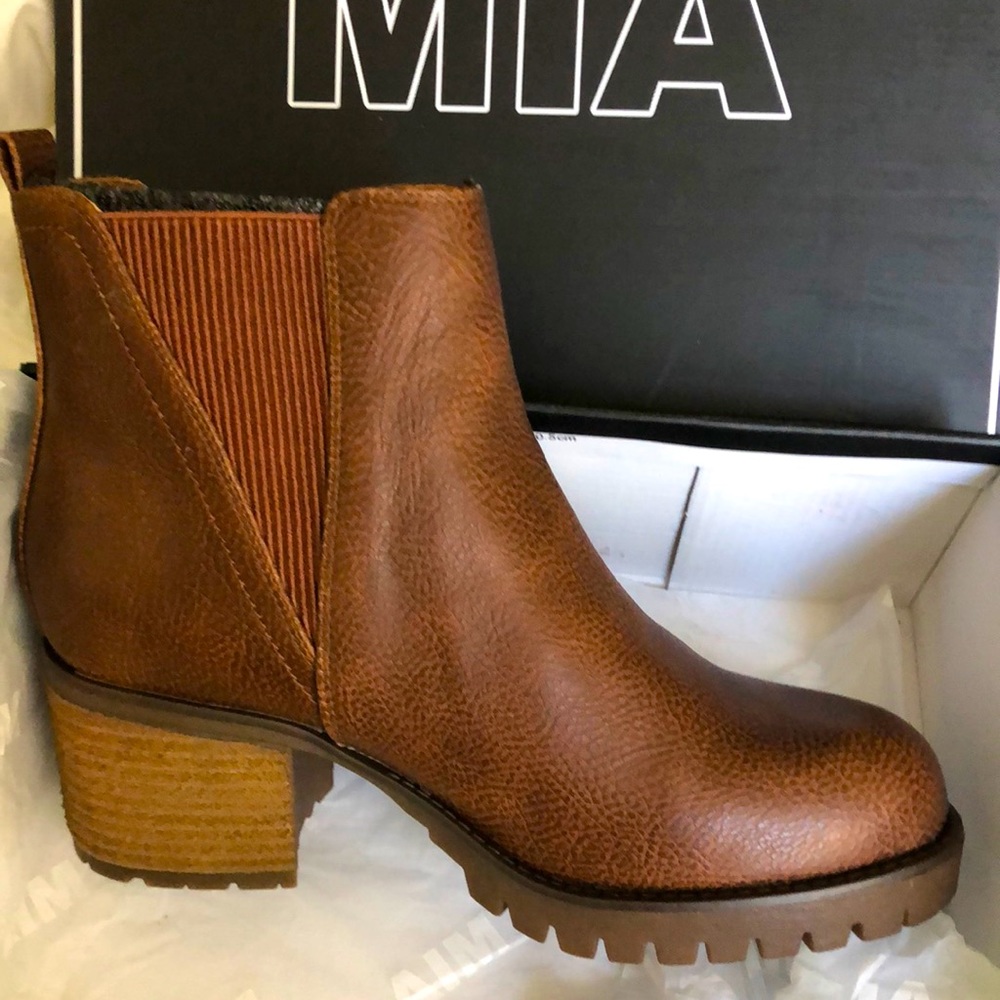 Mia Jody boots size 8